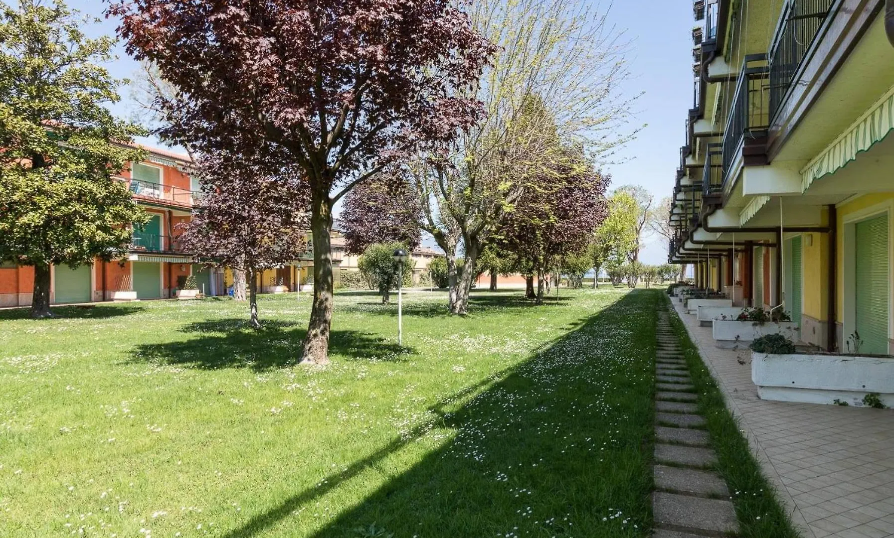 Apartment Il Professore Lakefront Manerba del Garda Italy